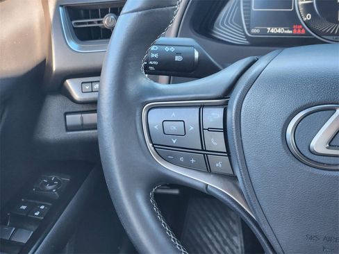 Used 2019 Lexus UX 200 image 28