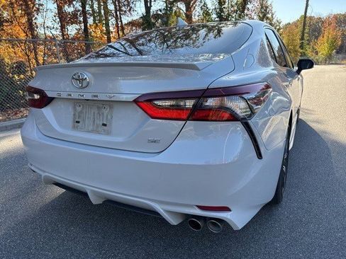 Used 2024 Toyota Camry SE image 10