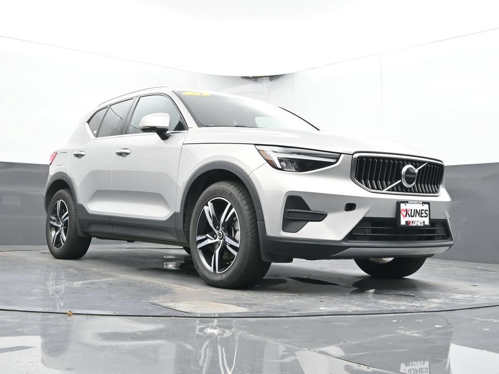 Used 2024 Volvo XC40 B5 Core AWD/4WD image 44