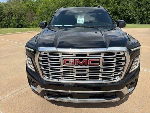 Used 2026 GMC Yukon XL Denali w/ LPO, Floor Liner Package AWD/4WD image 8