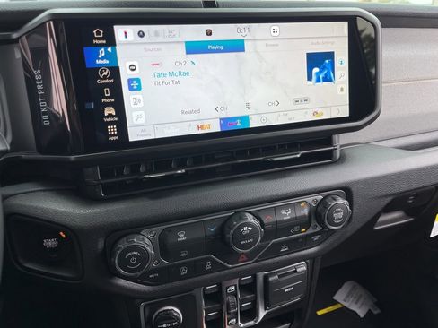 New 2026 Jeep Gladiator Sport image 34