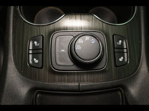 Used 2023 GMC Acadia SLT image 15