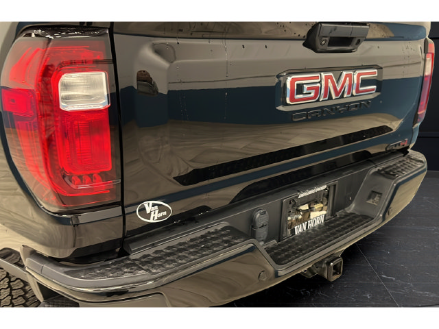 Used 2023 GMC Canyon AT4 w/ AT4 Premium Package AWD/4WD image 9