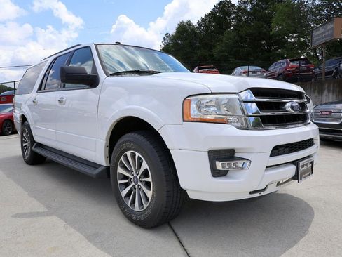 Used 2016 Ford Expedition EL XLT w/ Equipment Group 202A RWD image 9