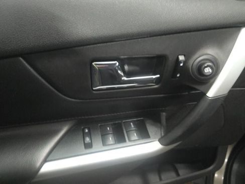 Used 2013 Ford Edge SEL FWD image 16