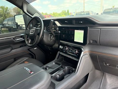 Used 2024 GMC Sierra 2500 AT4 w/ AT4 Preferred Package AWD/4WD image 47