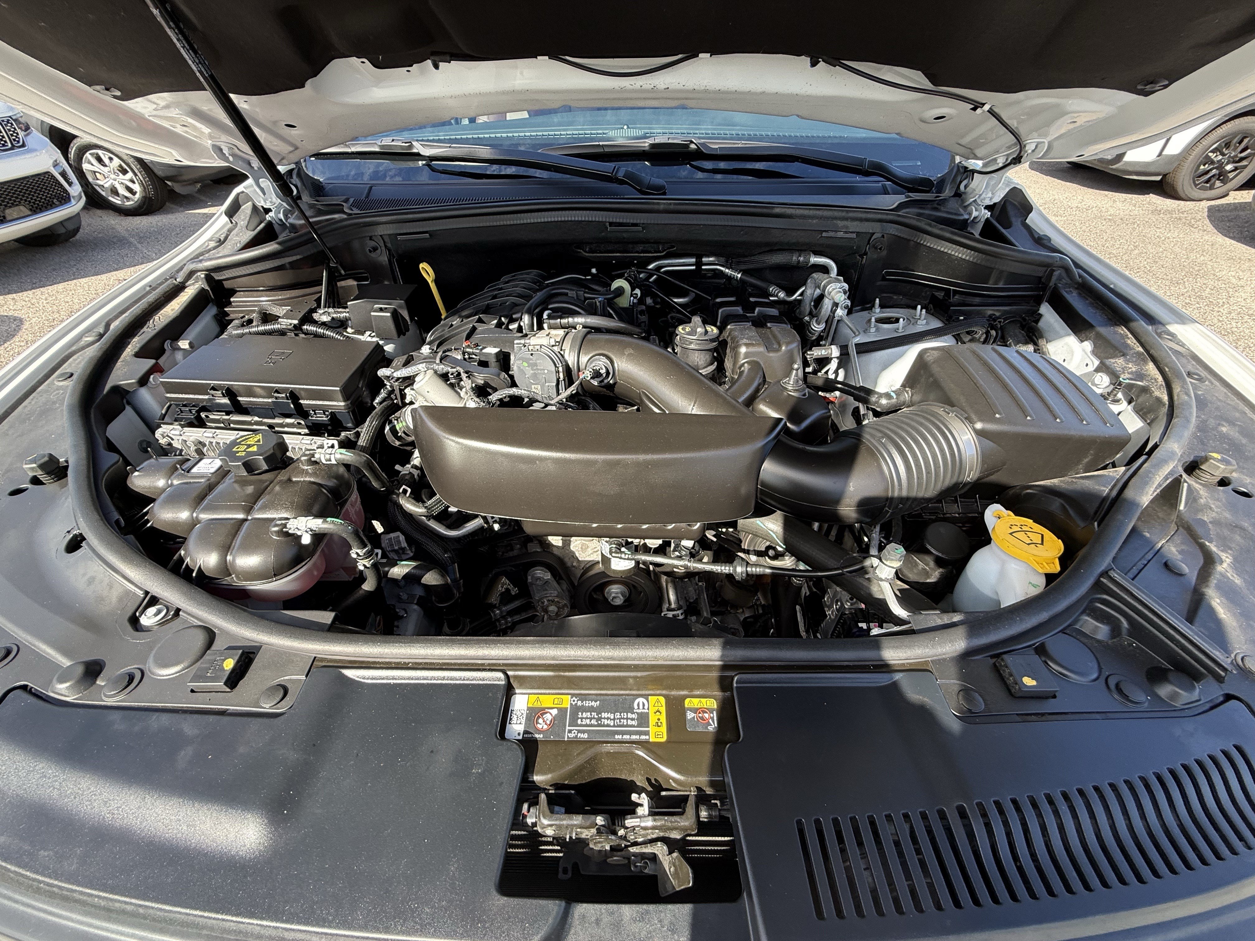 Used 2025 Dodge Durango GT AWD/4WD image 38