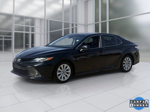 Used 2018 Toyota Camry LE w/ Protection Package (Q2) image 3