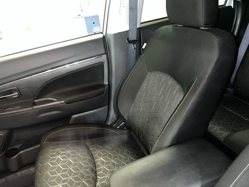 Used 2025 Mitsubishi Outlander Sport ES image 25