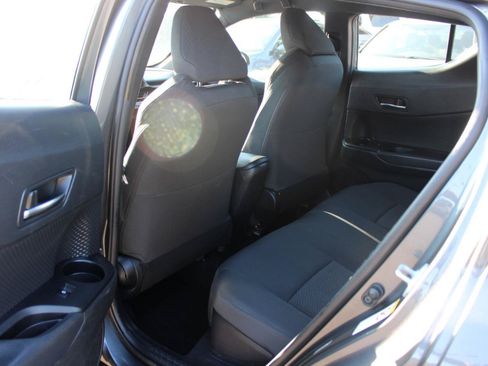 Used 2018 Toyota C-HR XLE FWD image 13