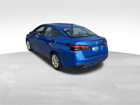 Used 2020 Nissan Versa S FWD image 4