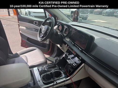 Used 2024 Kia Carnival EX image 13