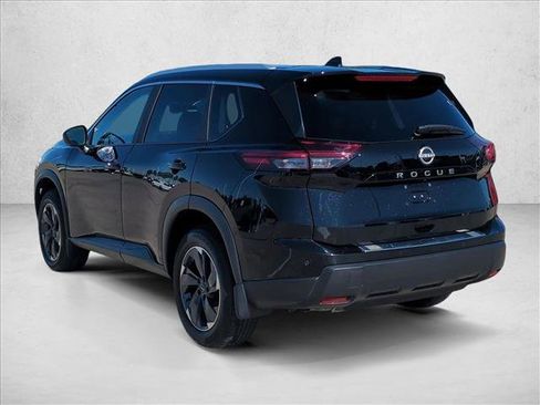 Used 2025 Nissan Rogue SV w/ SV Premium Package image 7