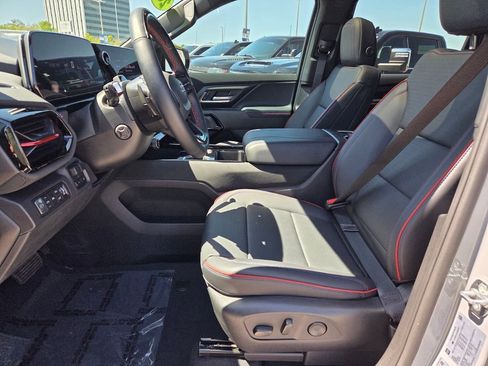 Certified 2025 Chevrolet Silverado EV RST image 5