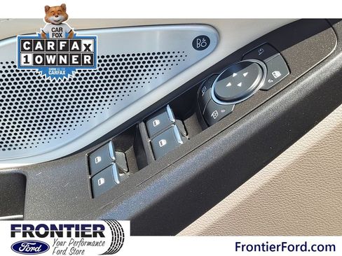 Used 2020 Ford Explorer Platinum w/ Premium Technology Package AWD/4WD image 21