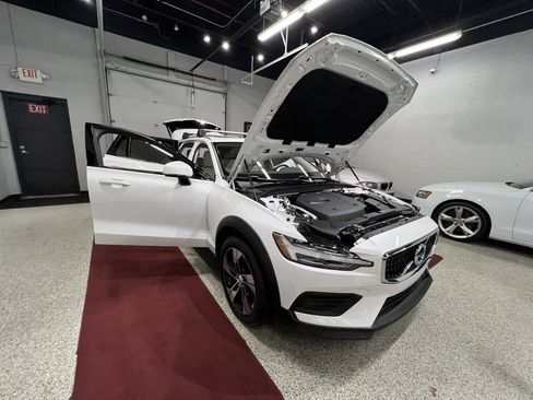 Used 2020 Volvo V60 T5 Cross Country w/ Protection Package Premier image 61
