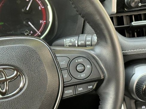Used 2021 Toyota RAV4 Limited AWD/4WD image 24