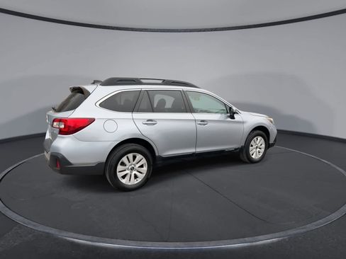 Used 2019 Subaru Outback 2.5i Premium image 8