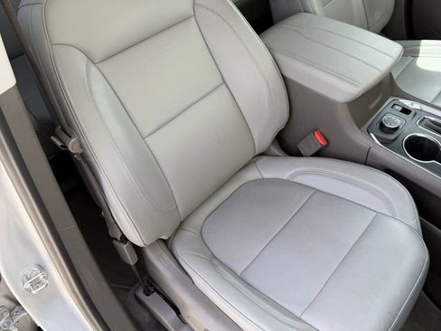 Used 2020 Chevrolet Traverse LT w/ Driver Confidence II Package AWD/4WD image 16