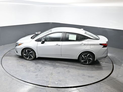 Used 2023 Nissan Versa SR w/ Trunk Package image 44