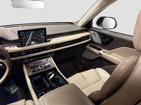Used 2022 Lincoln Aviator Reserve w/ Equipment Group 201A image 25