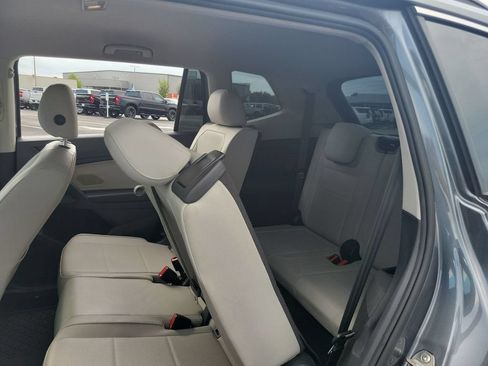 Used 2021 Volkswagen Tiguan SE FWD image 24