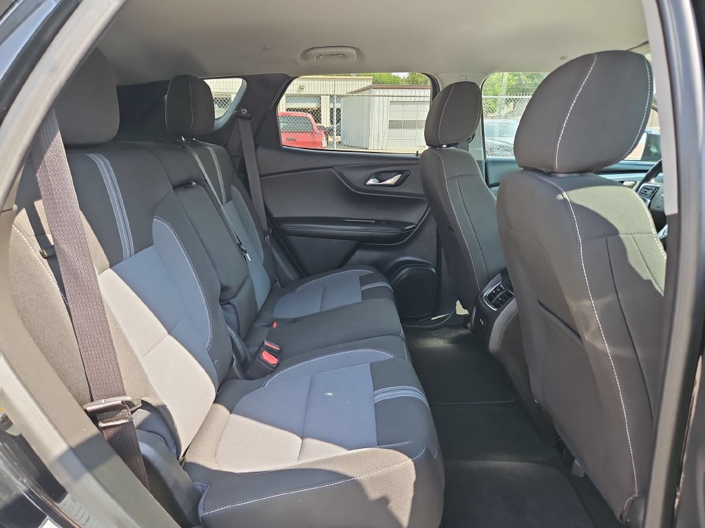Used 2025 Chevrolet Blazer LT FWD image 29