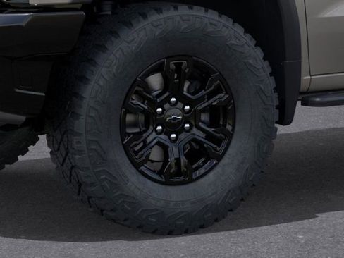 New 2026 Chevrolet Silverado 1500 ZR2 image 9