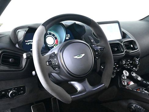 Used 2023 Aston Martin V8 Vantage Coupe RWD image 10