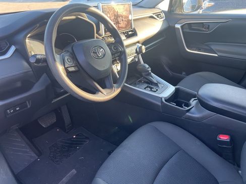 Used 2024 Toyota RAV4 LE image 9