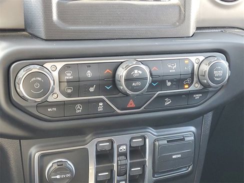 Used 2020 Jeep Wrangler Unlimited Sport image 22