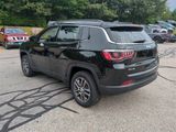 Used 2017 Jeep Compass Latitude w/ Popular Equipment Group image 5