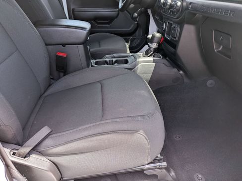 Used 2023 Jeep Wrangler Unlimited Sport AWD/4WD image 18