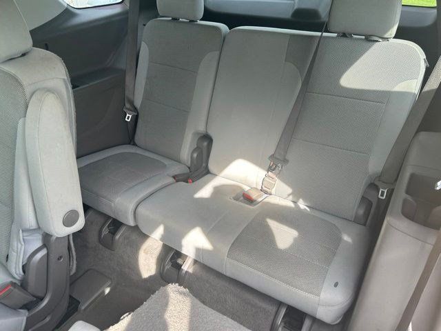 Used 2021 Chevrolet Traverse LT FWD image 40
