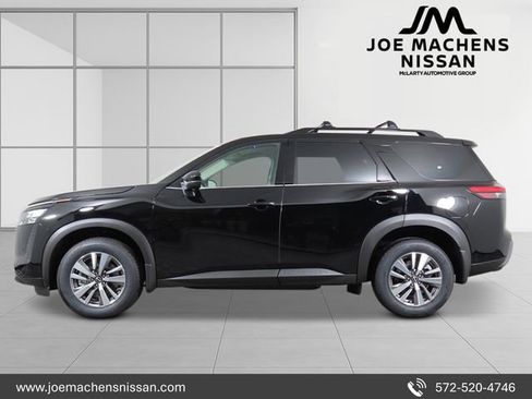 New 2026 Nissan Pathfinder SL AWD/4WD image 3