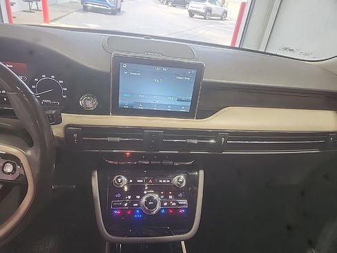 Used 2020 Lincoln Corsair Reserve w/ Elements Package AWD/4WD image 11