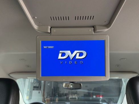 Used 2019 Chrysler Pacifica Touring-L image 21