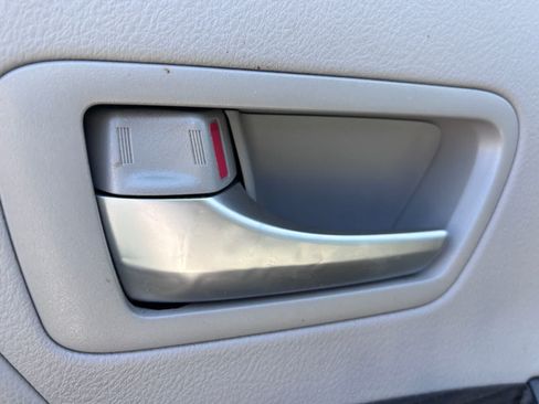 Used 2020 Toyota Sienna XLE w/ XLE Navigation Package FWD image 15
