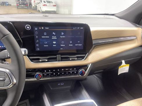 New 2025 Chevrolet Equinox ACTIV w/ Safety and Technology Package image 22