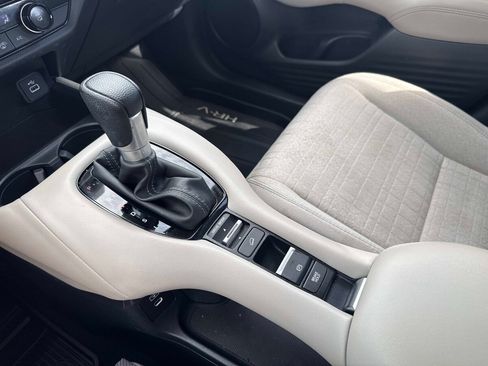 Certified 2025 Honda HR-V LX image 25