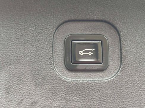 Used 2017 Chevrolet Equinox LT w/ Convenience Package FWD image 7