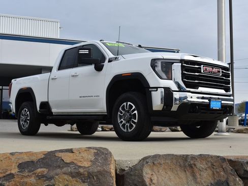 Certified 2024 GMC Sierra 2500 SLE w/ SLE Convenience Package AWD/4WD image 3