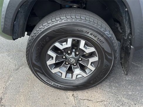 Used 2021 Toyota Tacoma TRD Off-Road image 9