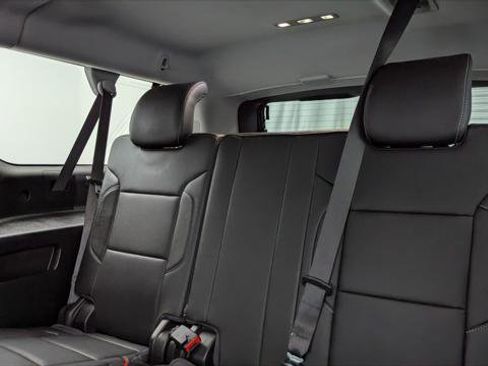 Used 2018 Chevrolet Suburban Premier image 18