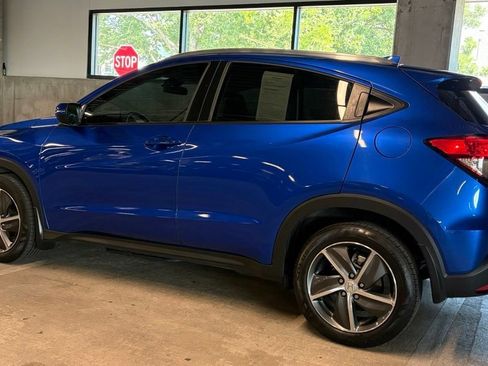 Used 2022 Honda HR-V EX image 2