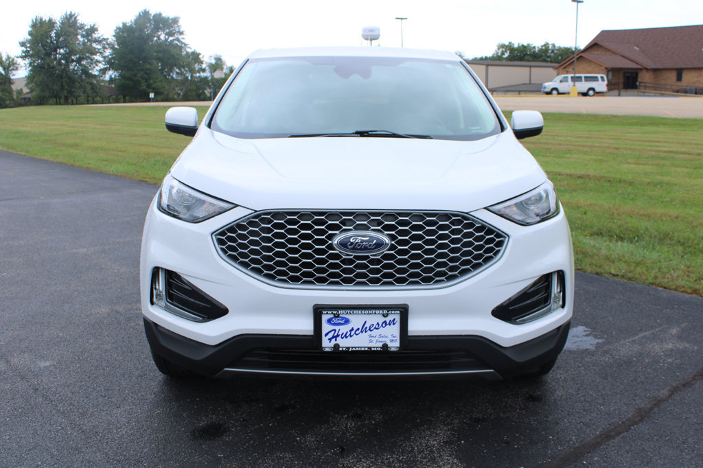 Used 2024 Ford Edge SEL w/ Convenience Package AWD/4WD image 2