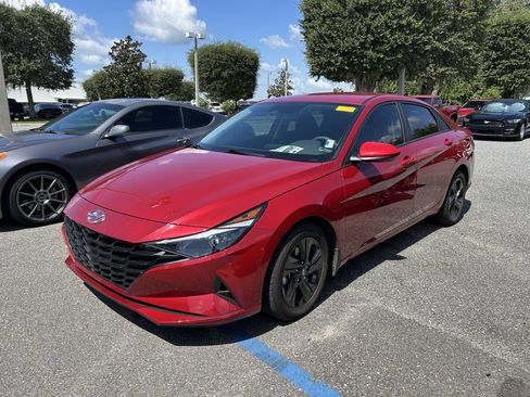 Used 2023 Hyundai Elantra SEL FWD image 8