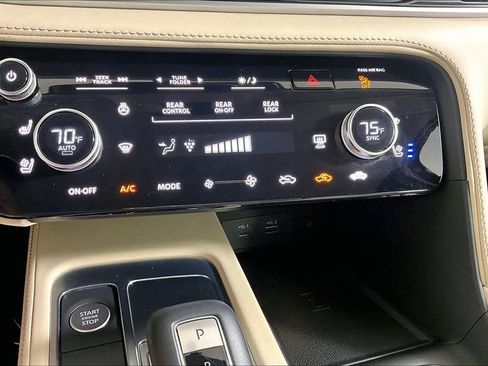 Used 2025 INFINITI QX60 Sensory w/ Vision Package AWD/4WD image 34