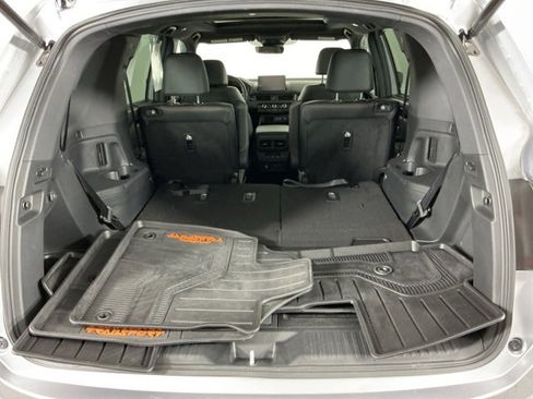 Used 2025 Honda Pilot TrailSport image 29