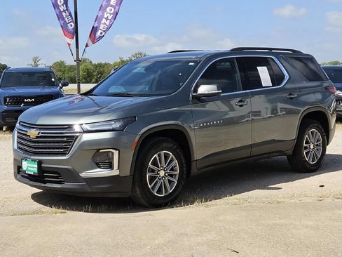 Used 2022 Chevrolet Traverse LT w/ LPO, Floor Liner Package FWD image 3